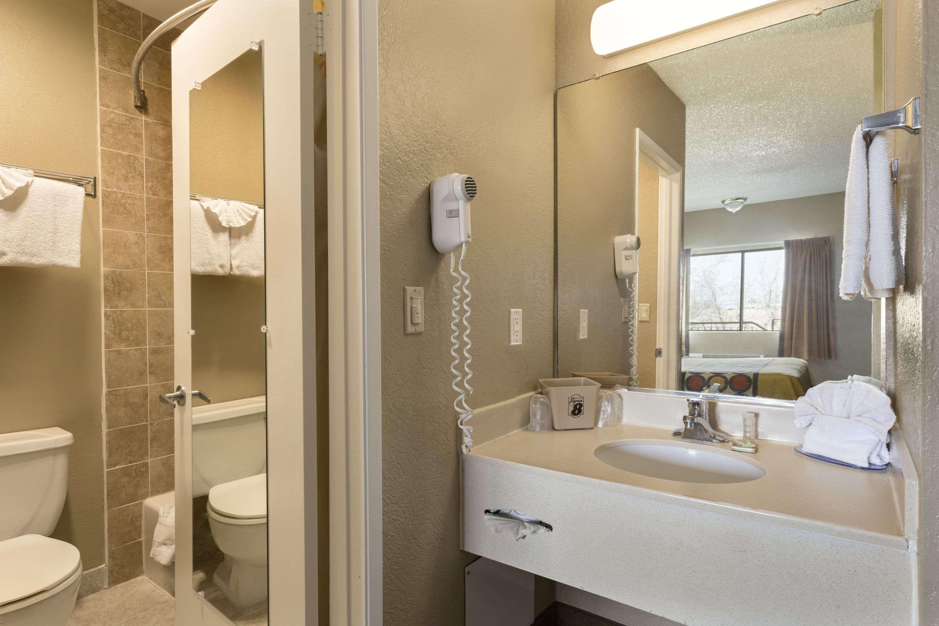 Motel Super 8 By Wyndham Ridgecrest Extérieur photo