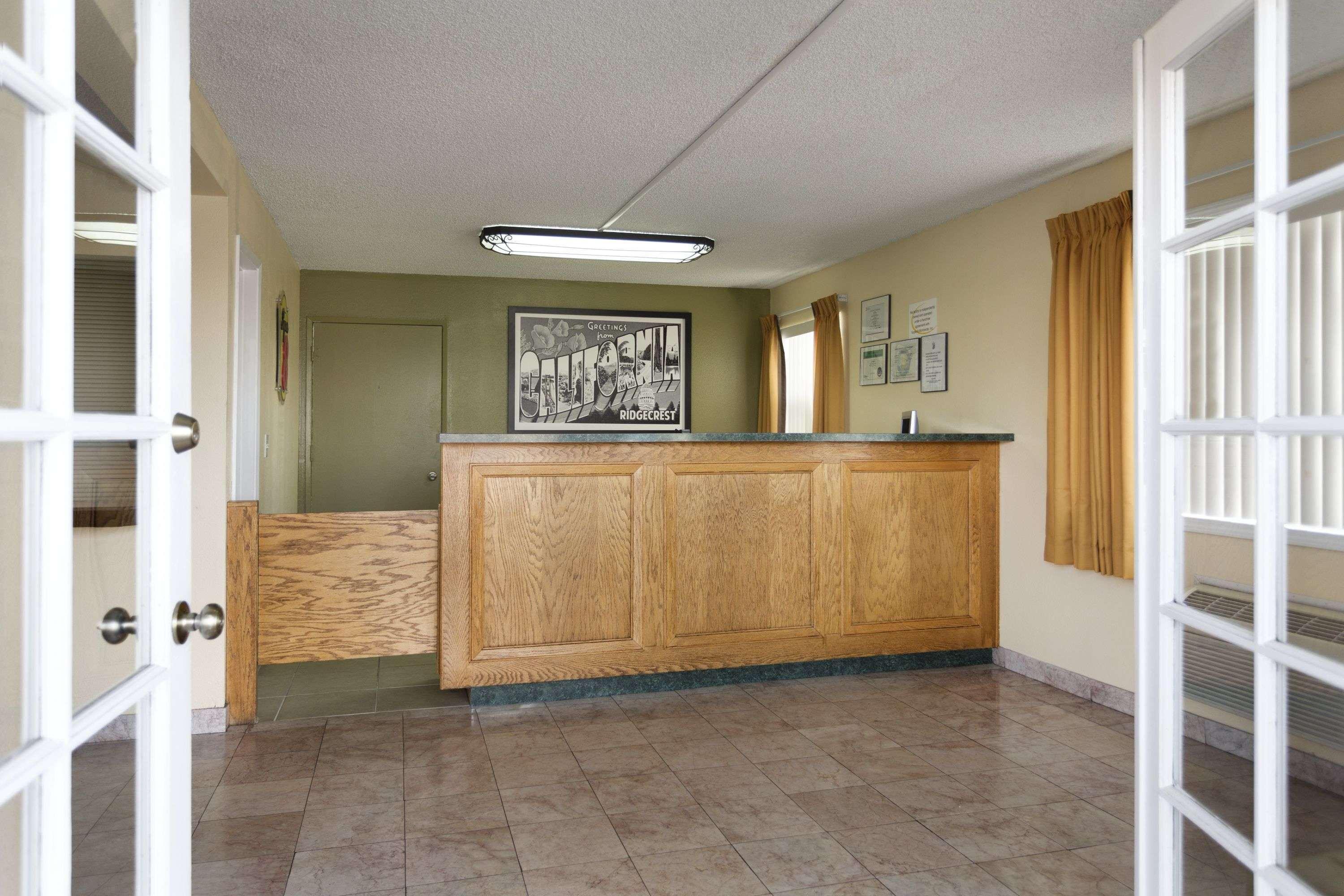 Motel Super 8 By Wyndham Ridgecrest Extérieur photo