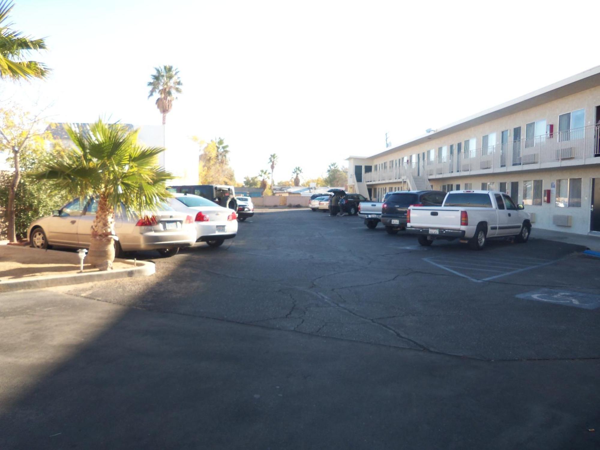 Motel Super 8 By Wyndham Ridgecrest Extérieur photo