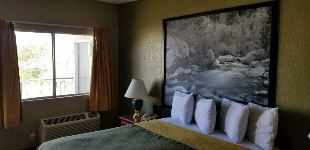 Motel Super 8 By Wyndham Ridgecrest Extérieur photo