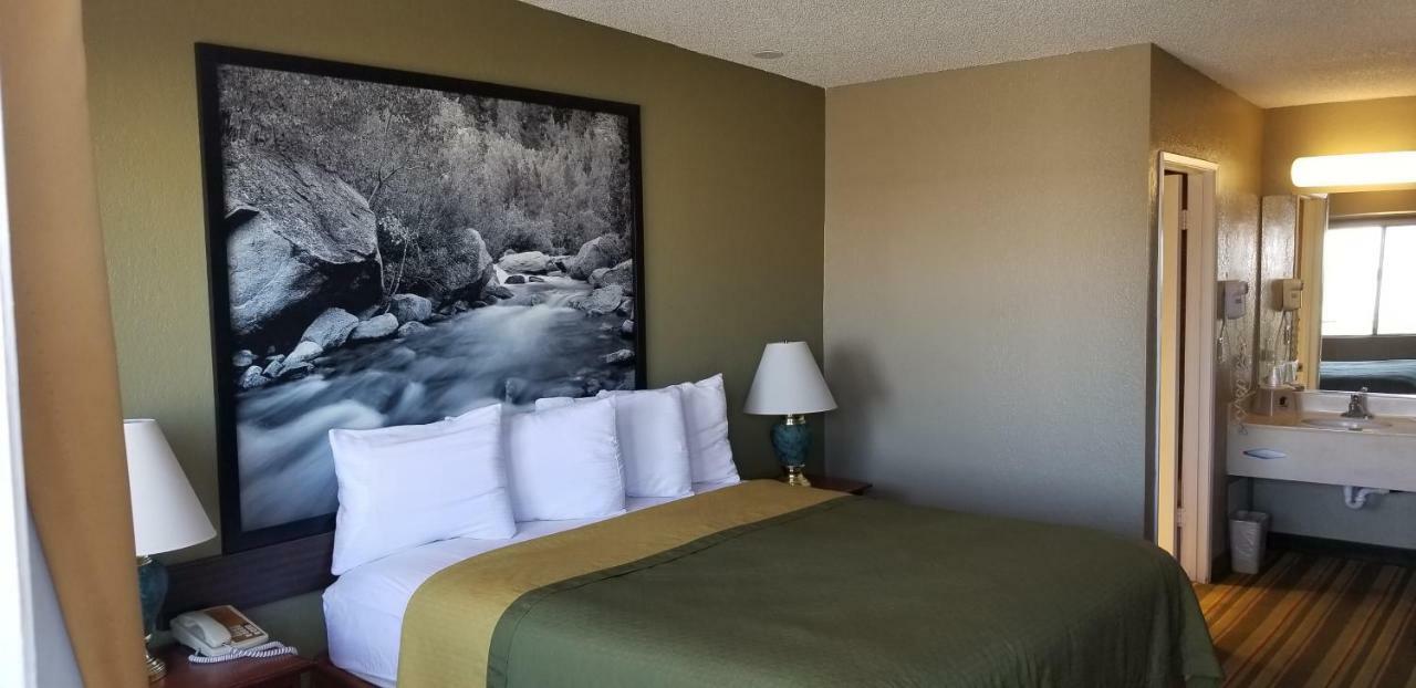 Motel Super 8 By Wyndham Ridgecrest Extérieur photo