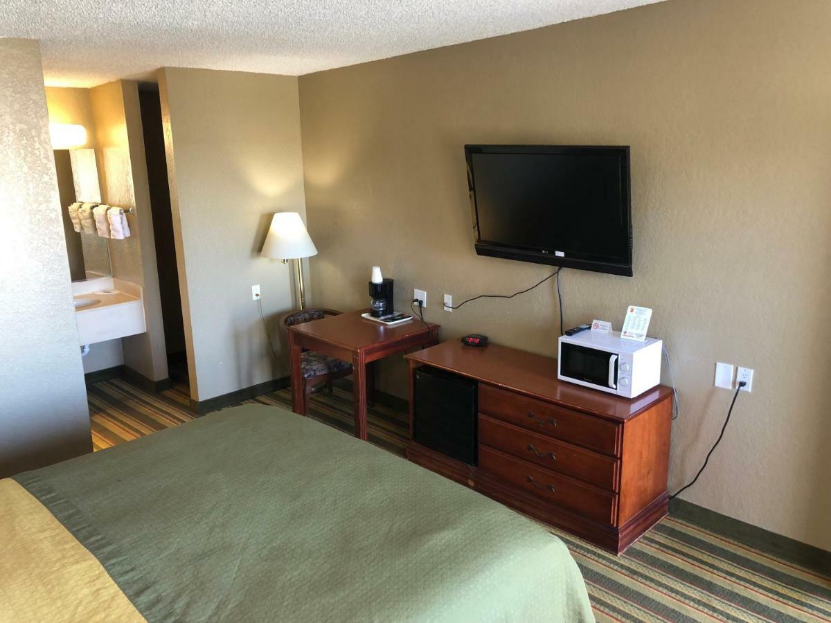 Motel Super 8 By Wyndham Ridgecrest Extérieur photo
